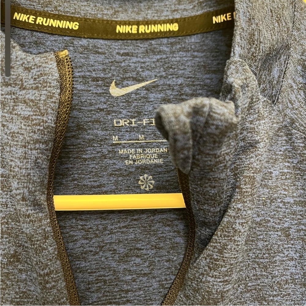Nike pullover - Picture 2 of 2